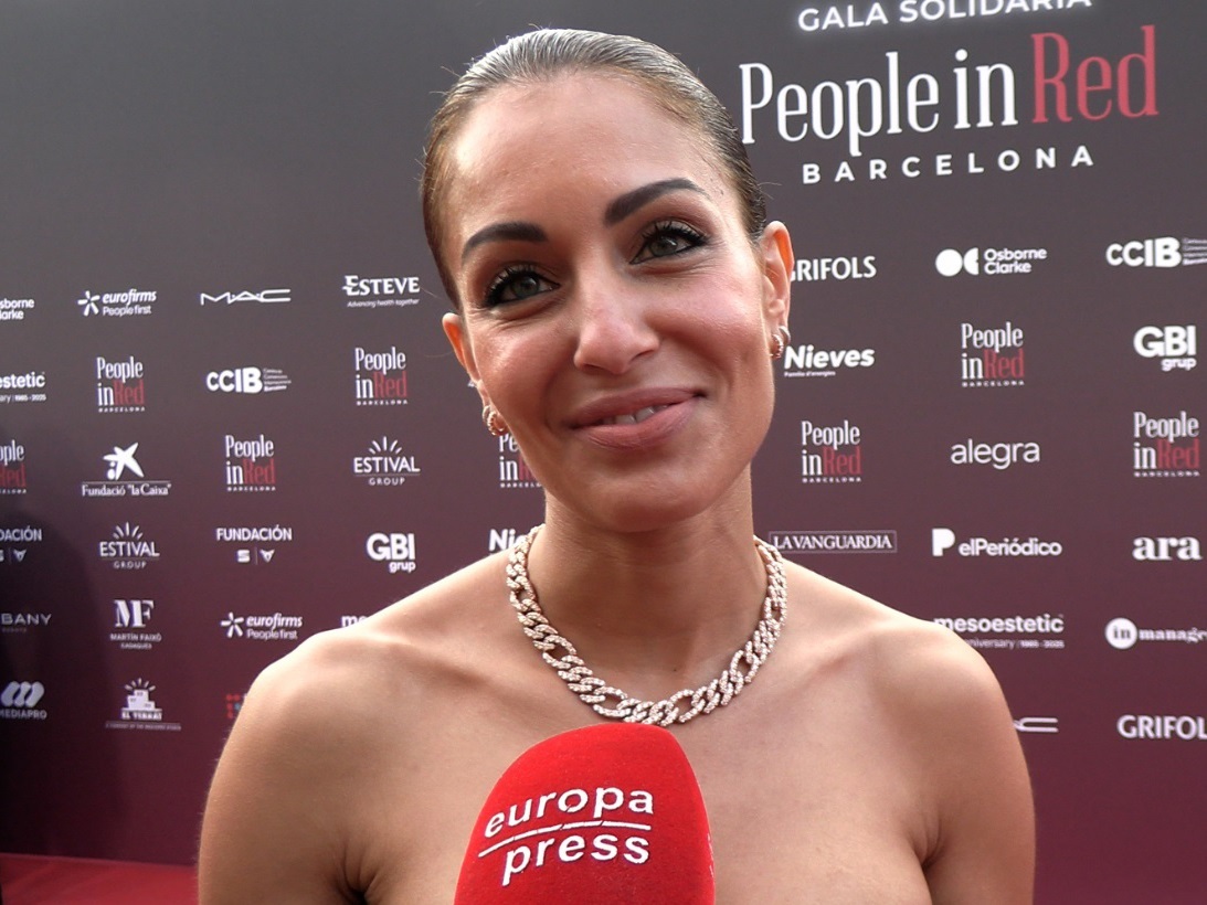 Alba Carrillo estalla contra Antonio Revilla, ex de Hiba Abouk: "Es un cazafamosas, intentó quedar conmigo a saco"