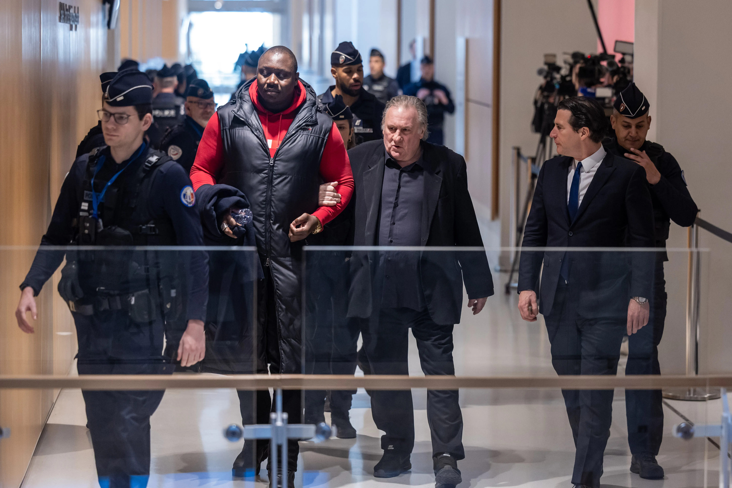 Gérard Depardieu durante una de las jornadas de su juicio por agresión sexual.