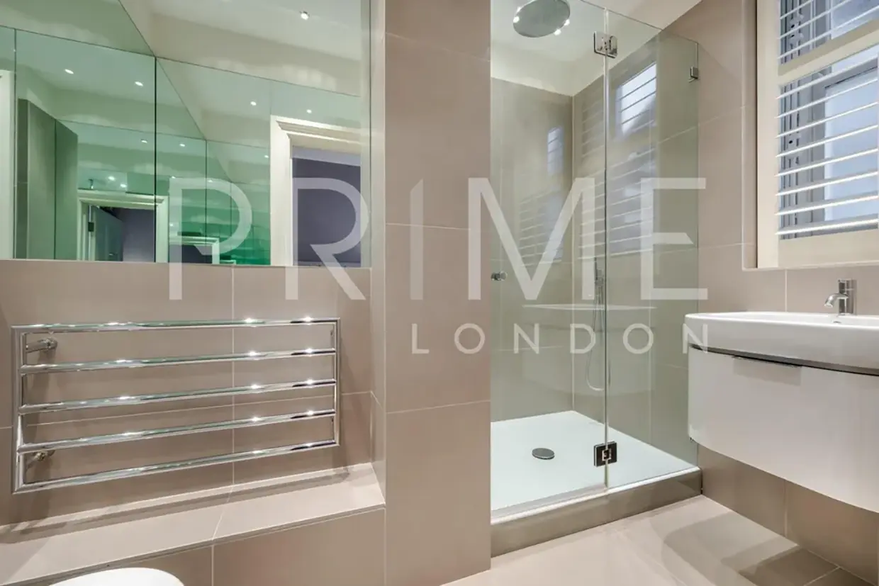 Ducha del piso de la Harley House de Londres que fue propiedad de Mick Jagger