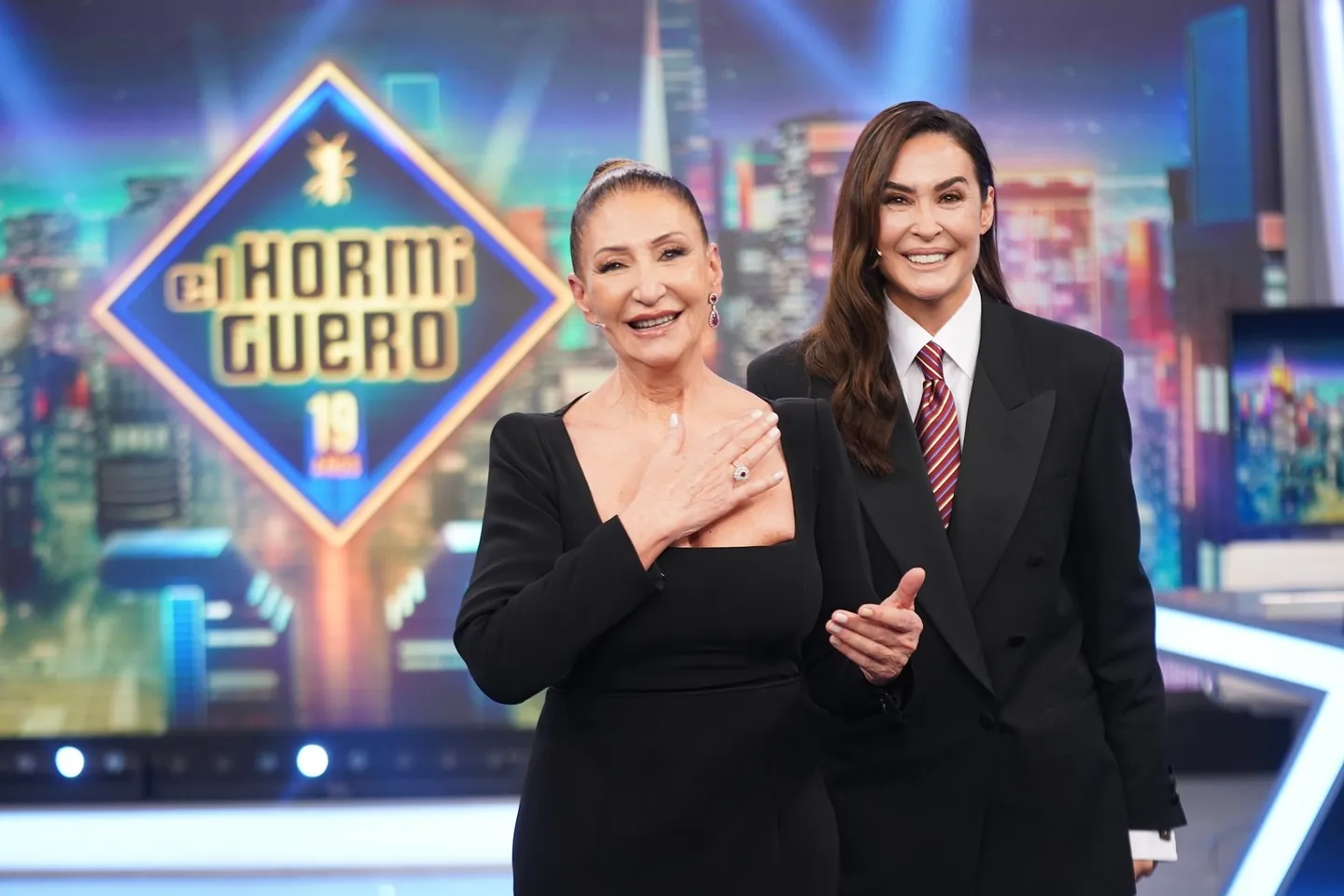 Vicky Martín Berrocal y su madre en 'El Hormiguero'.