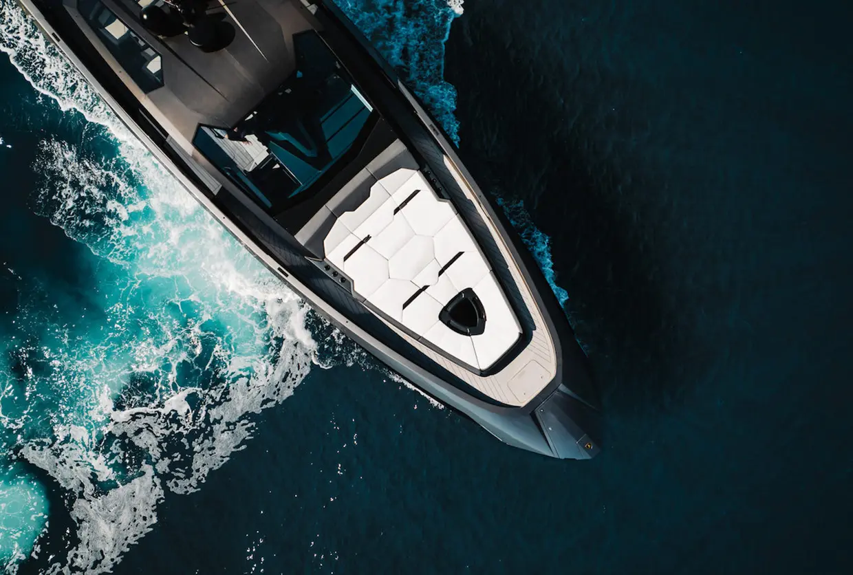 Yate hundido lamborghini influencers