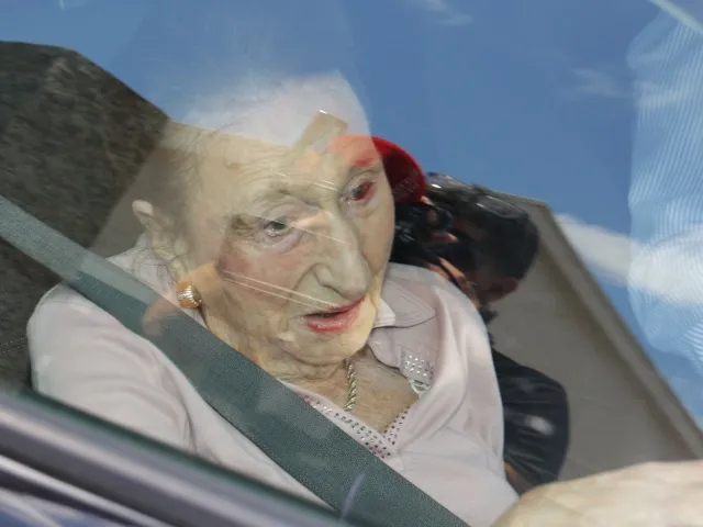 La infanta Margarita en Sanxenxo para apoyar a su hermano don Juan Carlos (Imagen: EP).