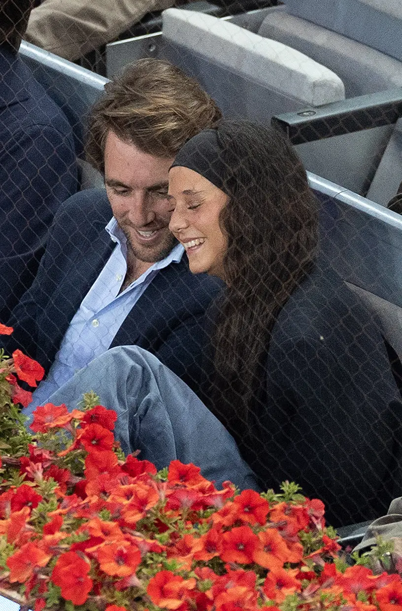 Victoria Federica y su novio, Borja Moreno, no dudaron en mostrar su afecto en público.