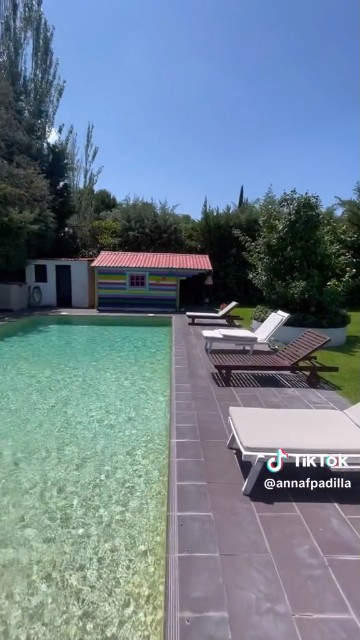 Paz Padilla: así es el increíble jardín con piscina de su casa