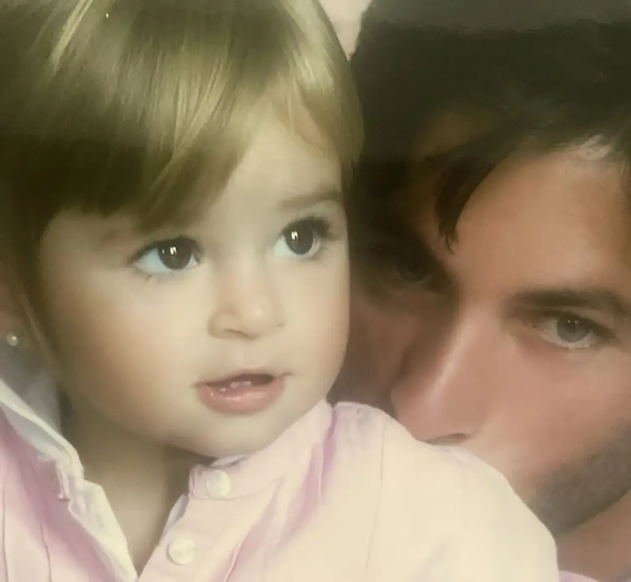 Canales Rivera con su hija Carmela