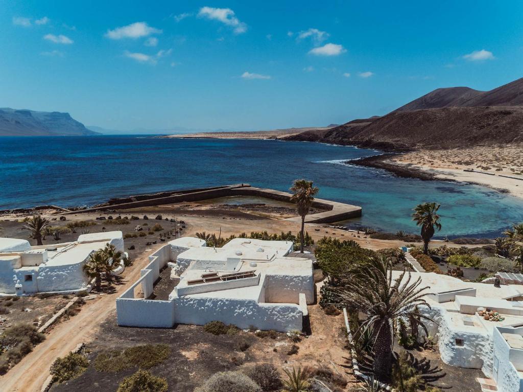 La escapada secreta de Sara Carbonero e Isabel Jiménez en una villa de lujo en Lanzarote: sus impresionantes fotos