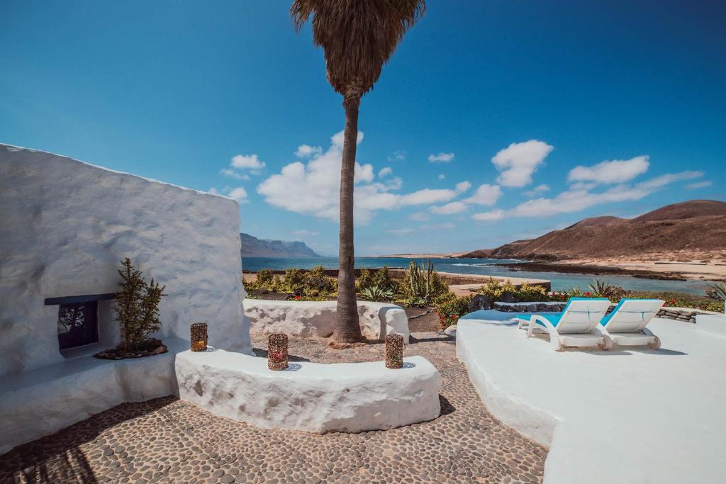 La escapada secreta de Sara Carbonero e Isabel Jiménez en una villa de lujo en Lanzarote: sus impresionantes fotos