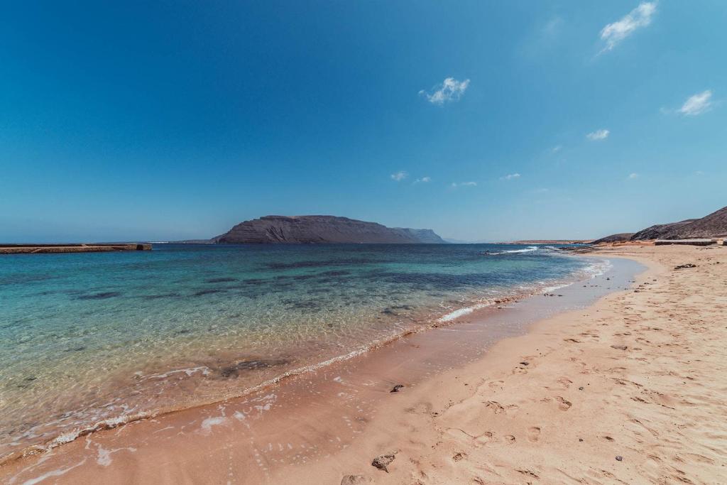 La escapada secreta de Sara Carbonero e Isabel Jiménez en una villa de lujo en Lanzarote: sus impresionantes fotos