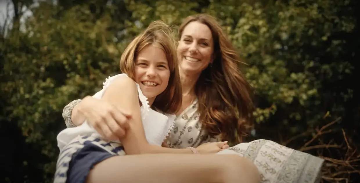 La princesa Charlotte con su madre Kate Middleton