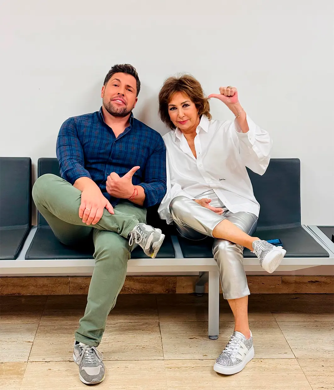 Kike Quintana con su tía, Ana Rosa.
