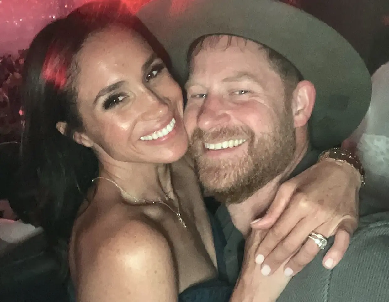 Meghan y Harry muy cariñosos en el concierto de Beyoncé.