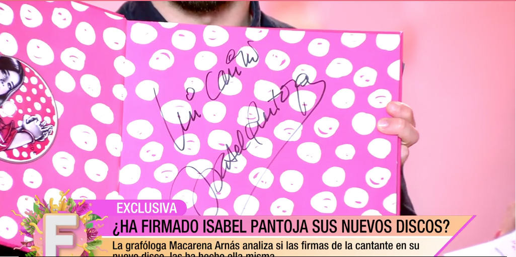 La mayor farsa de Isabel Pantoja con sus fans: sus autógrafos eran falsos