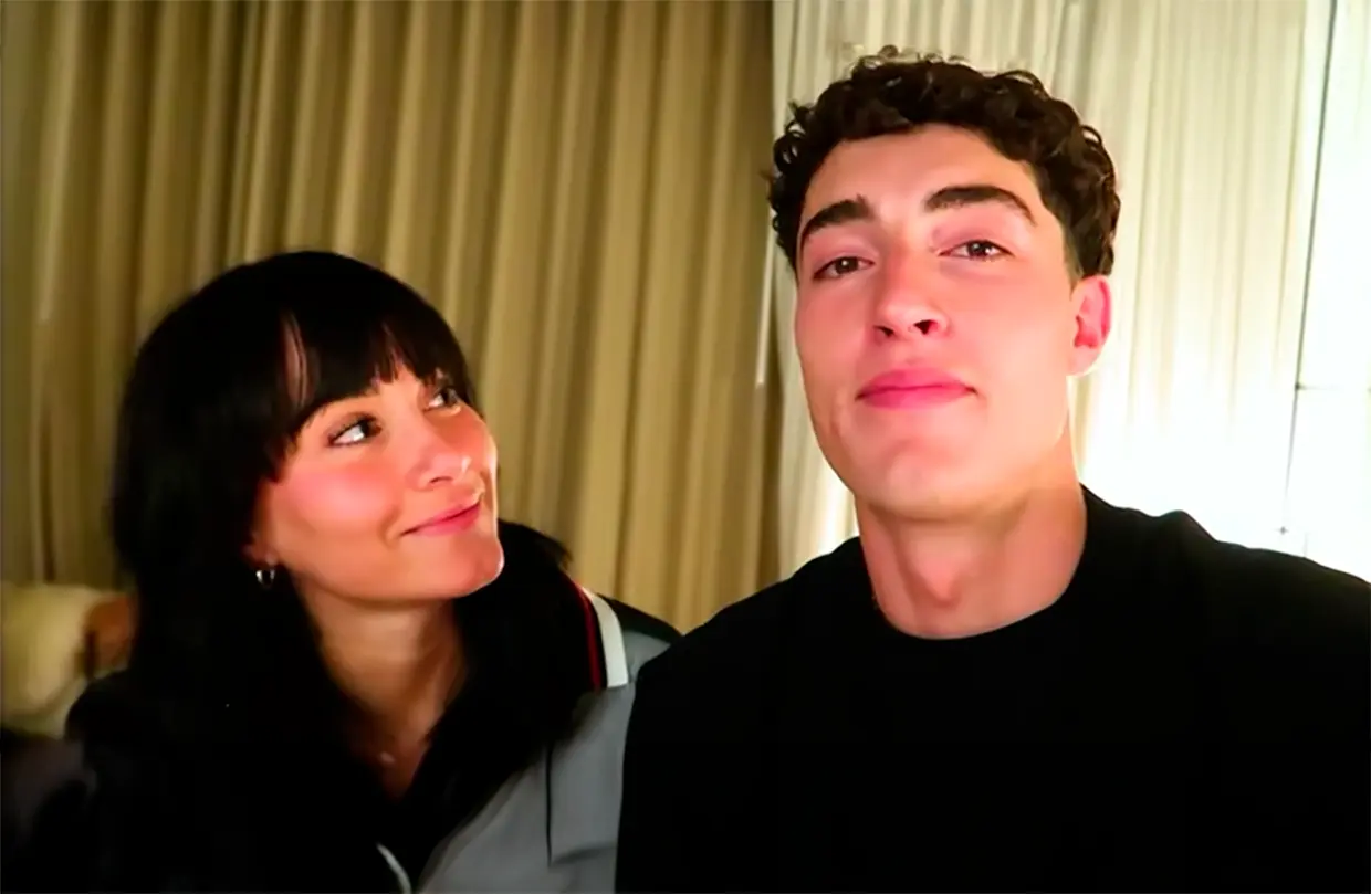 La química entre Aitana y Plex es evidente.