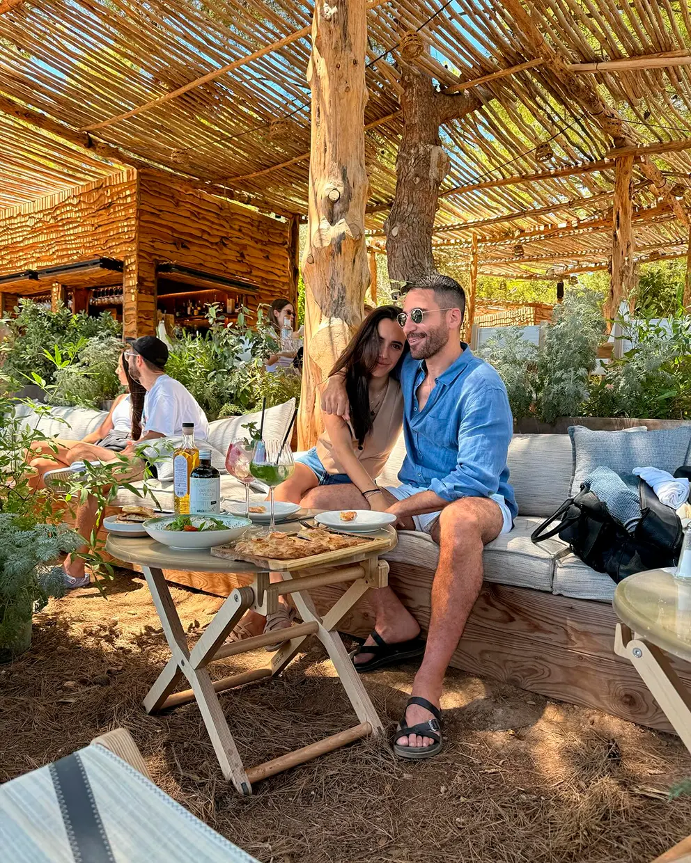 Una romántica imagen de Miguel Ángel Silvestre y Rebeca Toribio