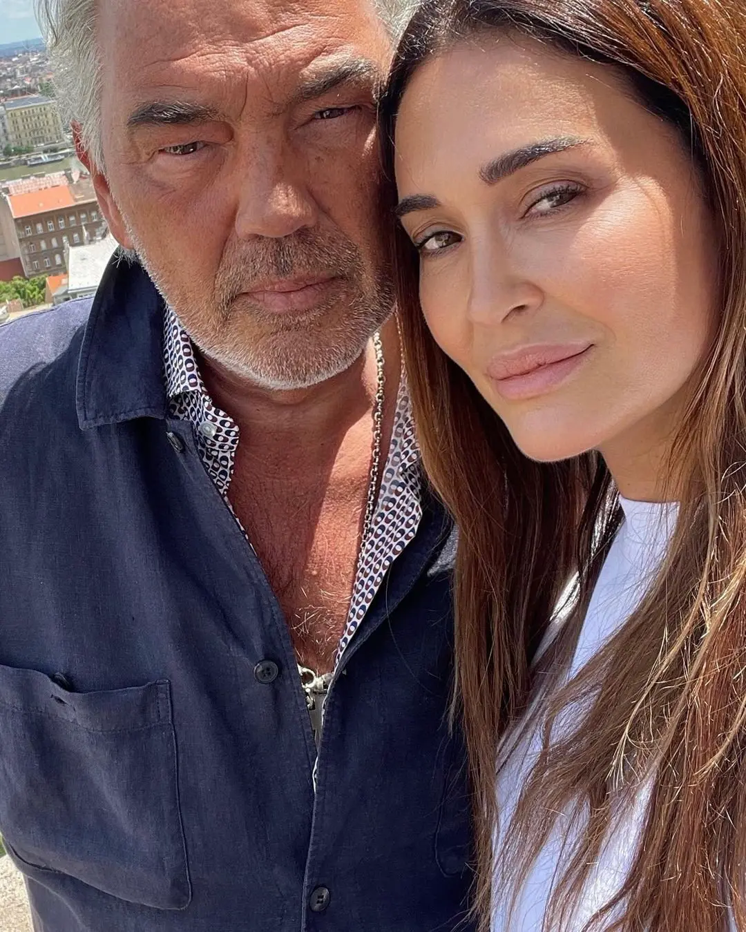 Vicky Martín Berrocal con João Viegas Soares