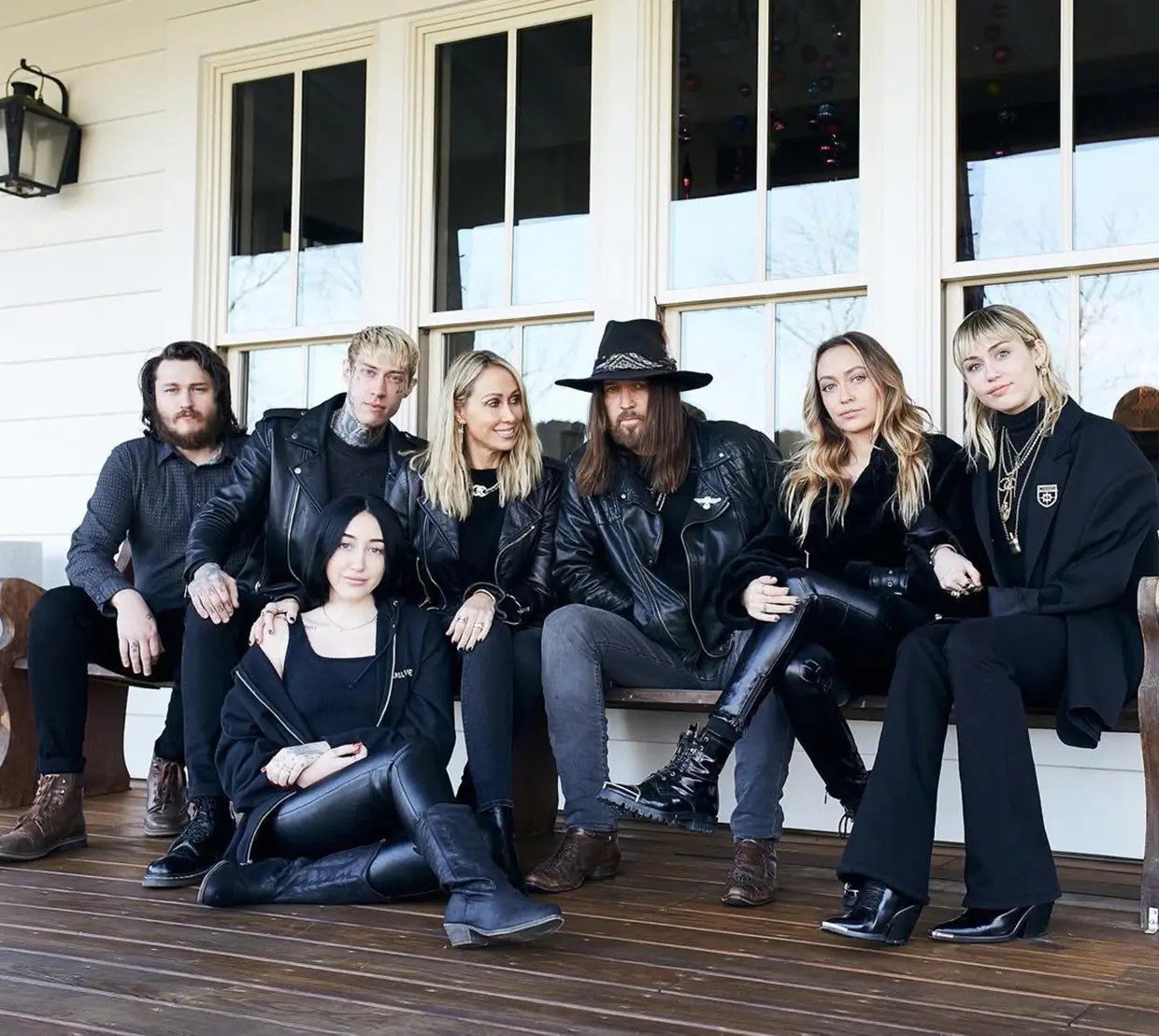 Miley Cyrus con su familia.