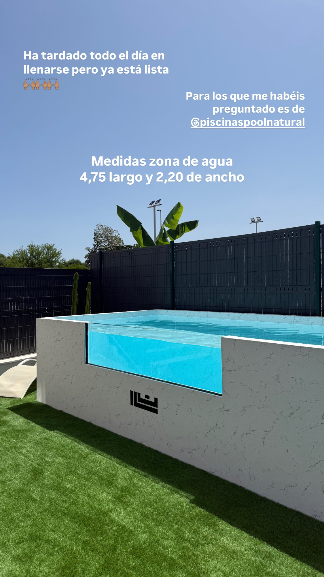 Piscina Isa Pantoja y Asraf Beno.