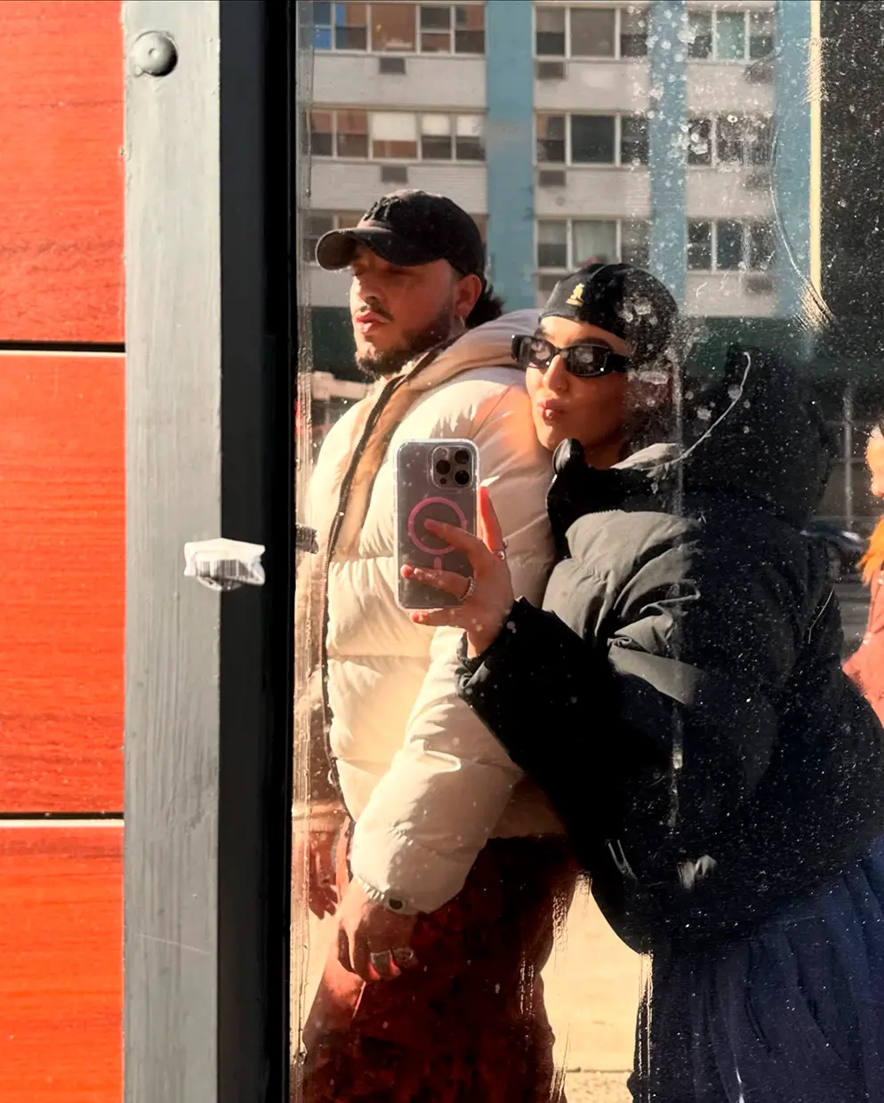 Alba Díaz tománose un selfie con su novio.
