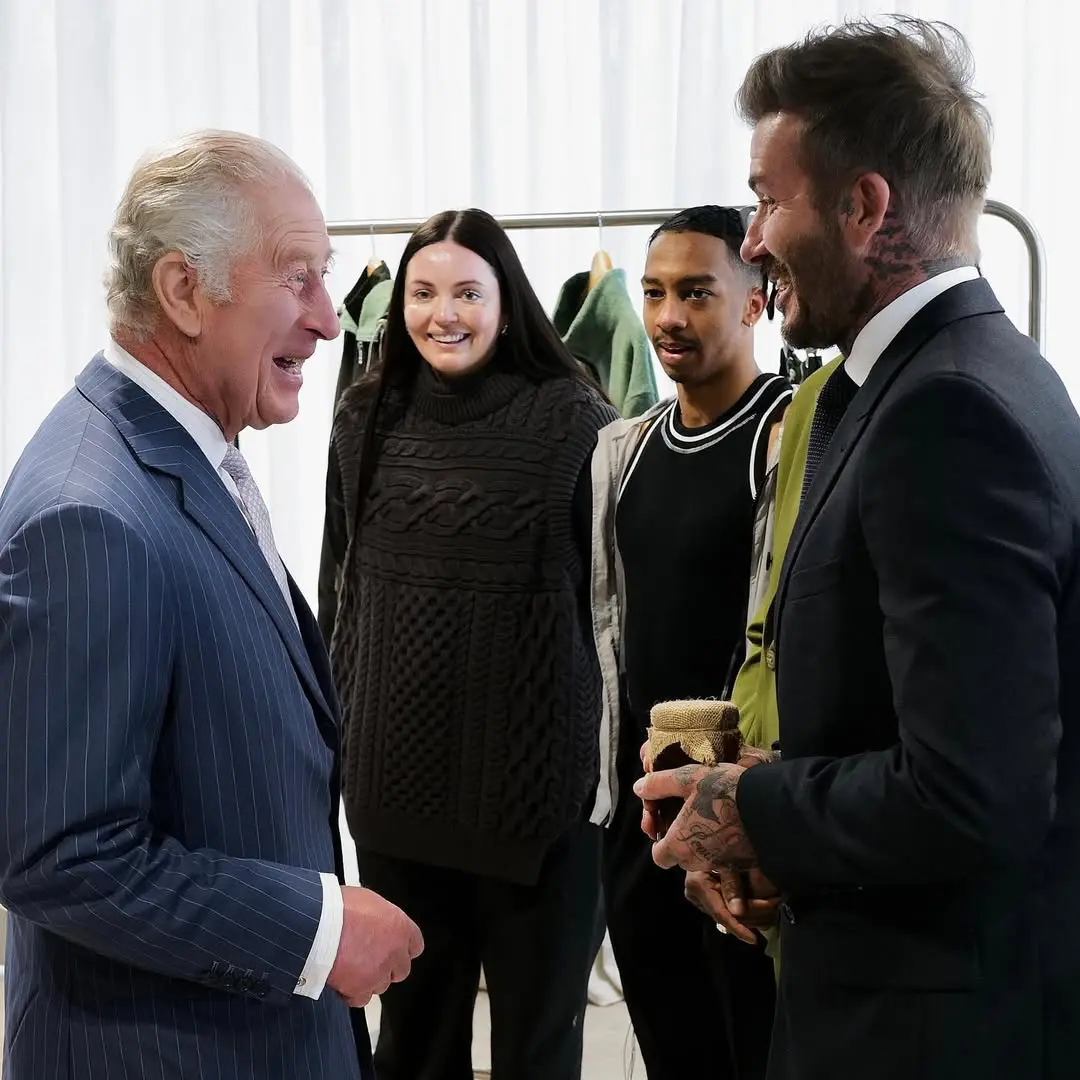 Carlos III y David Beckham.