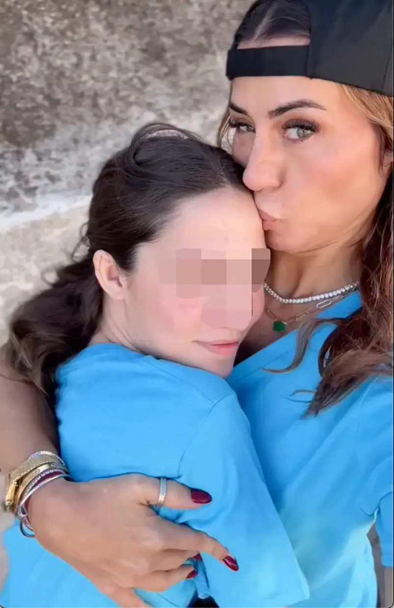Elena Tablada con su hija Ella Bisbal.