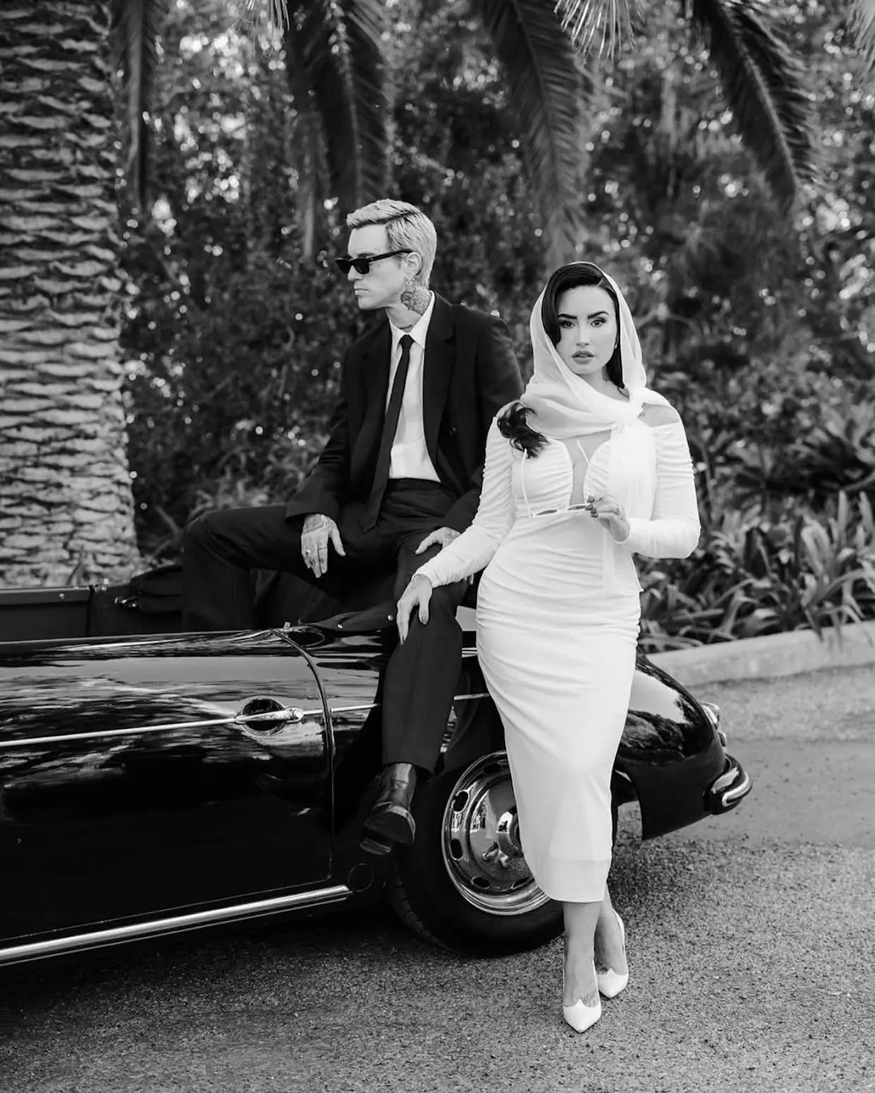 Demi Lovato posa junto a su marido el día de su boda