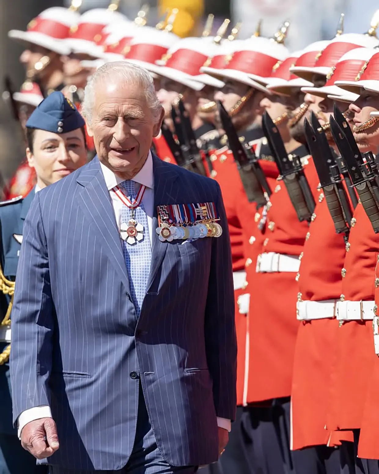 Carlos III y Camilla Parker Bowles en la constitución del 45 parlamento de canadá