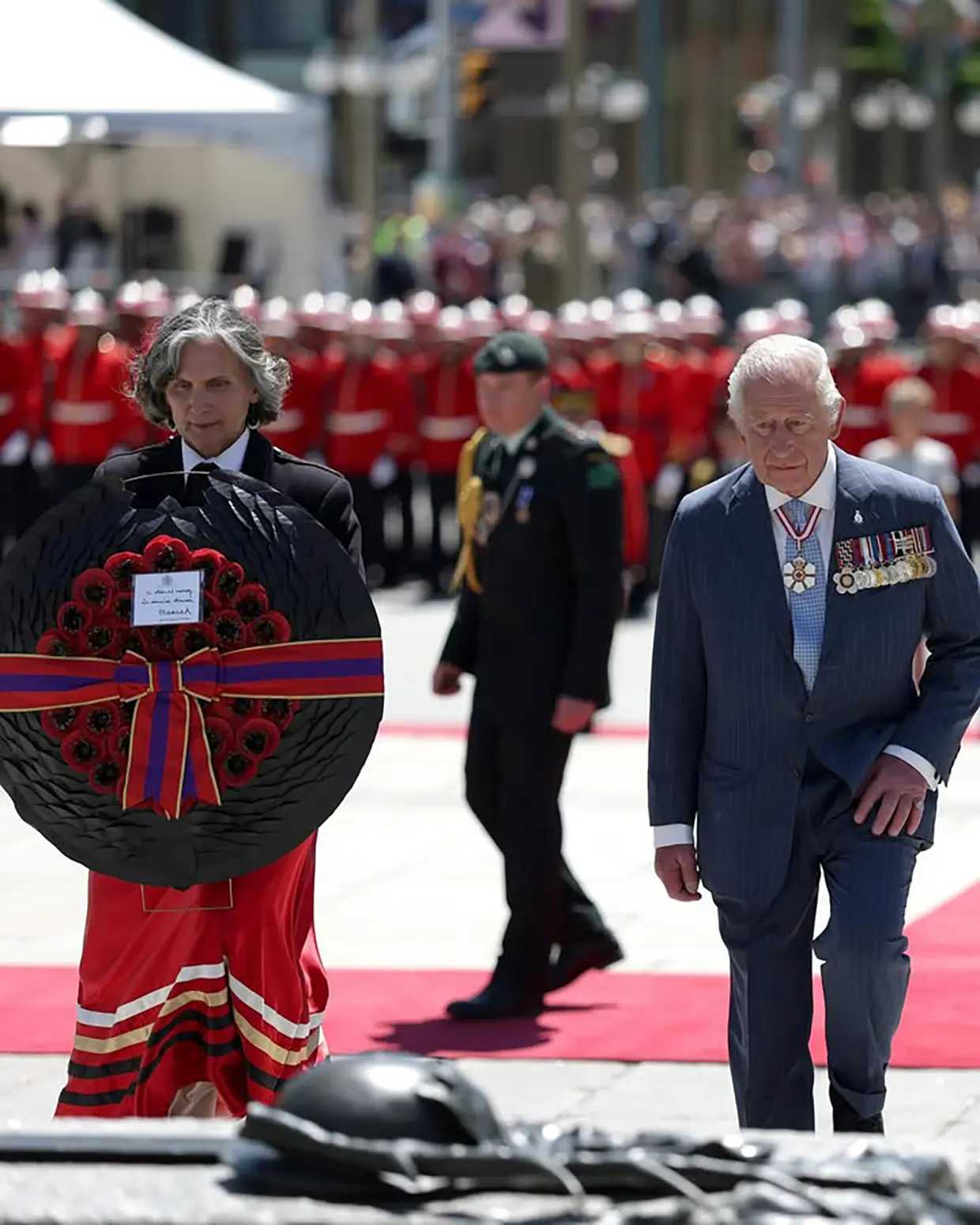 Carlos III y Camilla Parker Bowles en la constitución del 45 parlamento de canadá