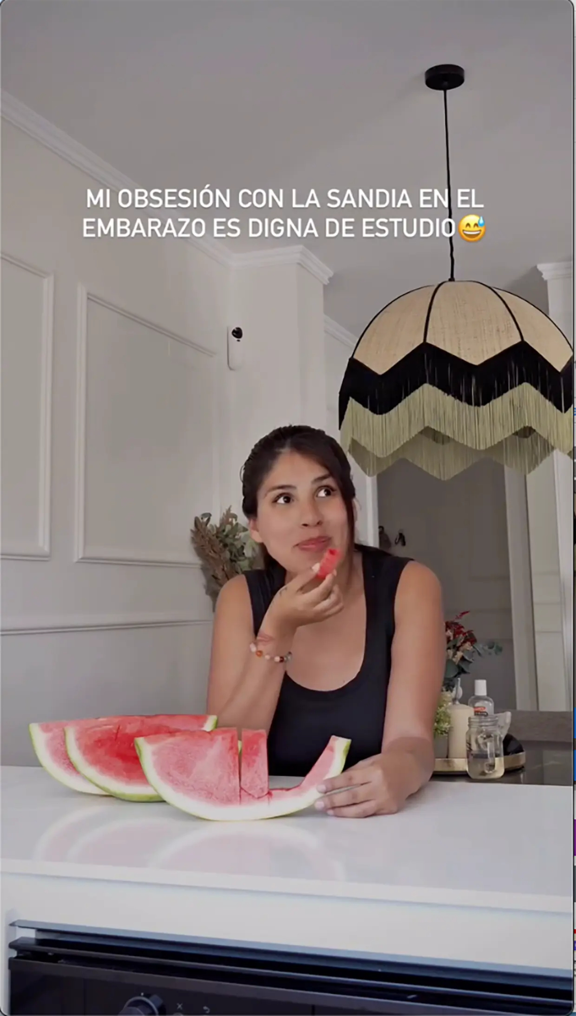 Isa Pantoja tiene antojo de Sandía.