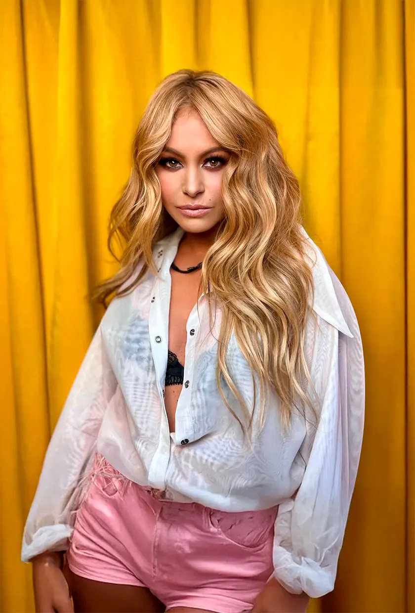 Paulina Rubio.