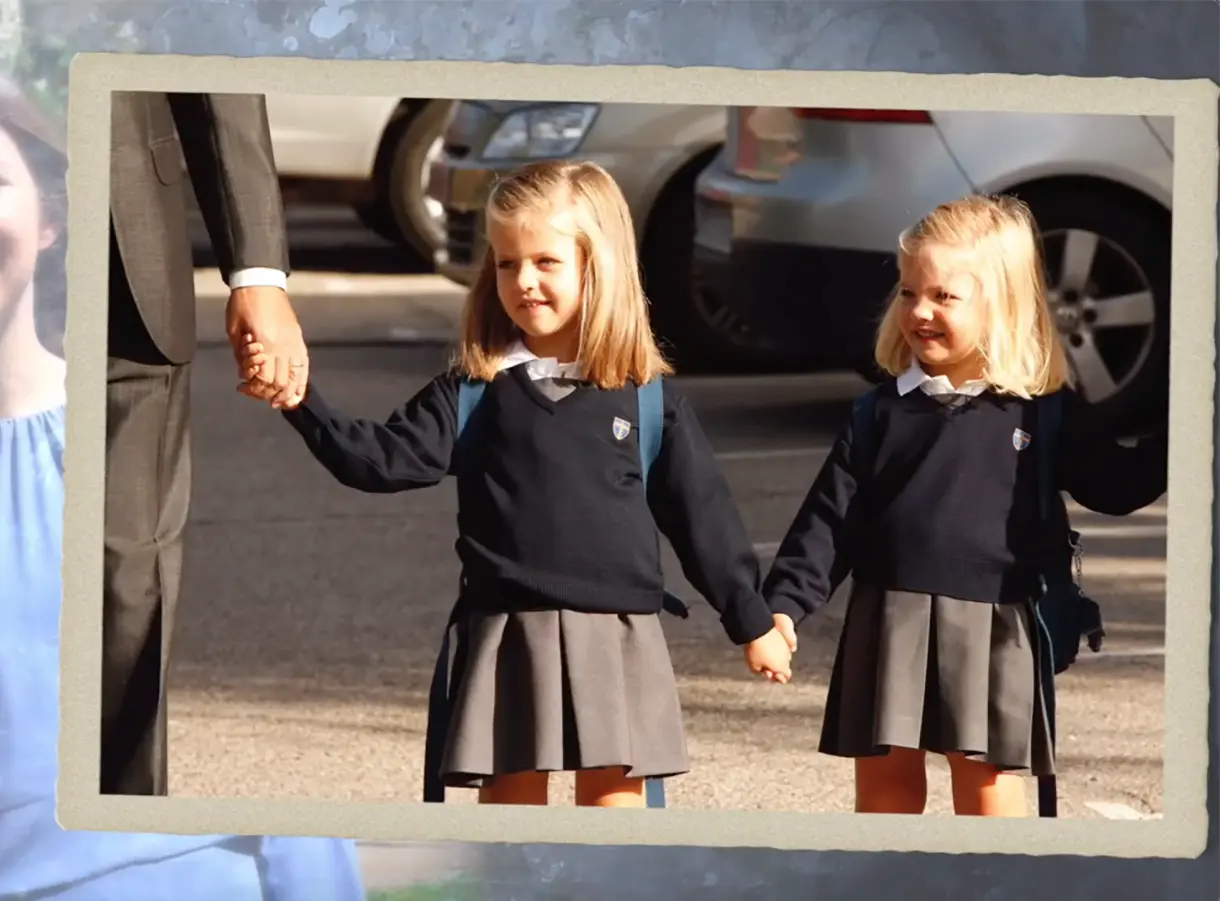 La princesa Leonor y la infanta Sofía de pequeñas yendo juntos a la escuela