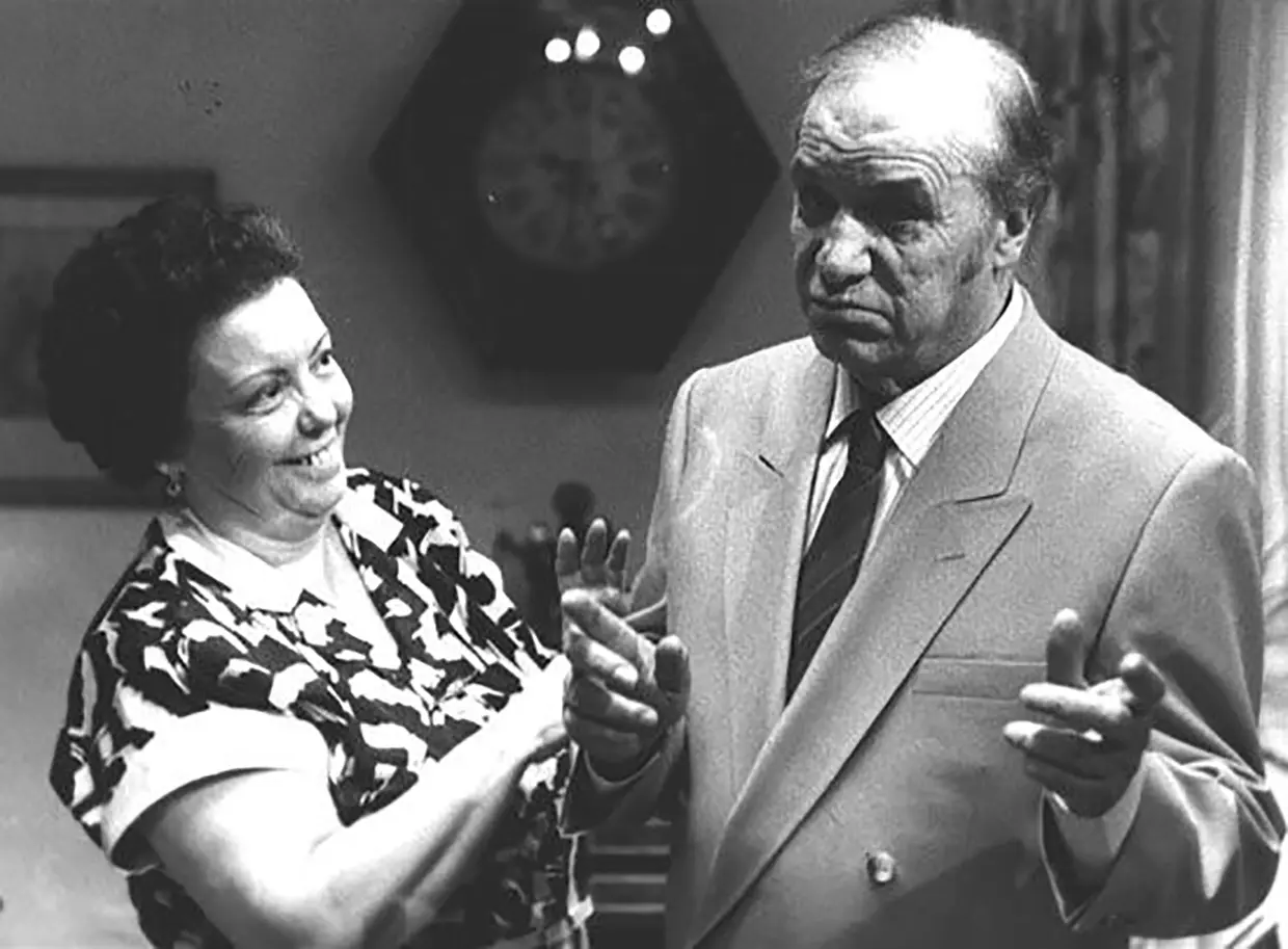 María Galiana con Francisco Rabal en la serie 'Juncal'