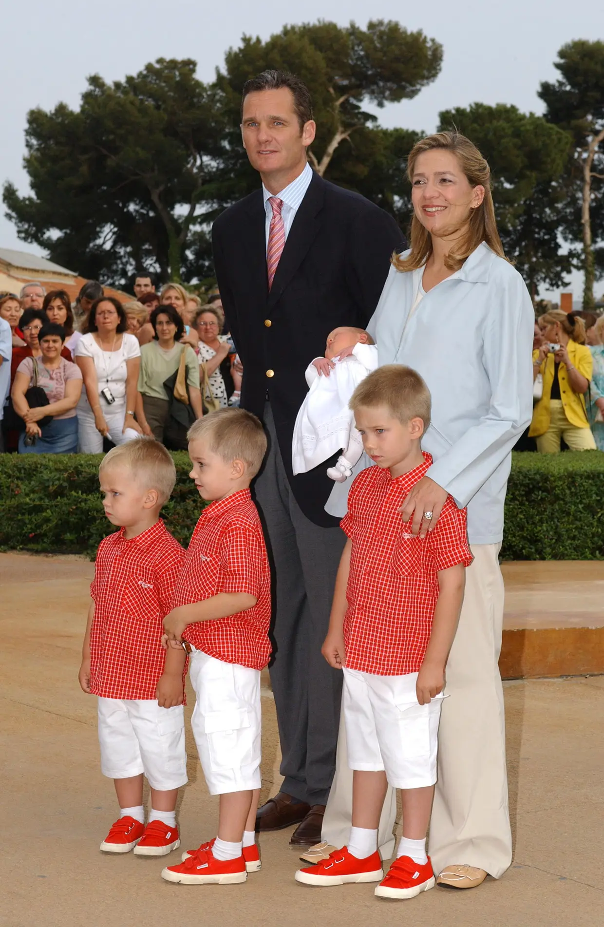 La infanta Cristina con 39 años, su exmarido Iñaki Urdangarin y sus cuatro hijos.
