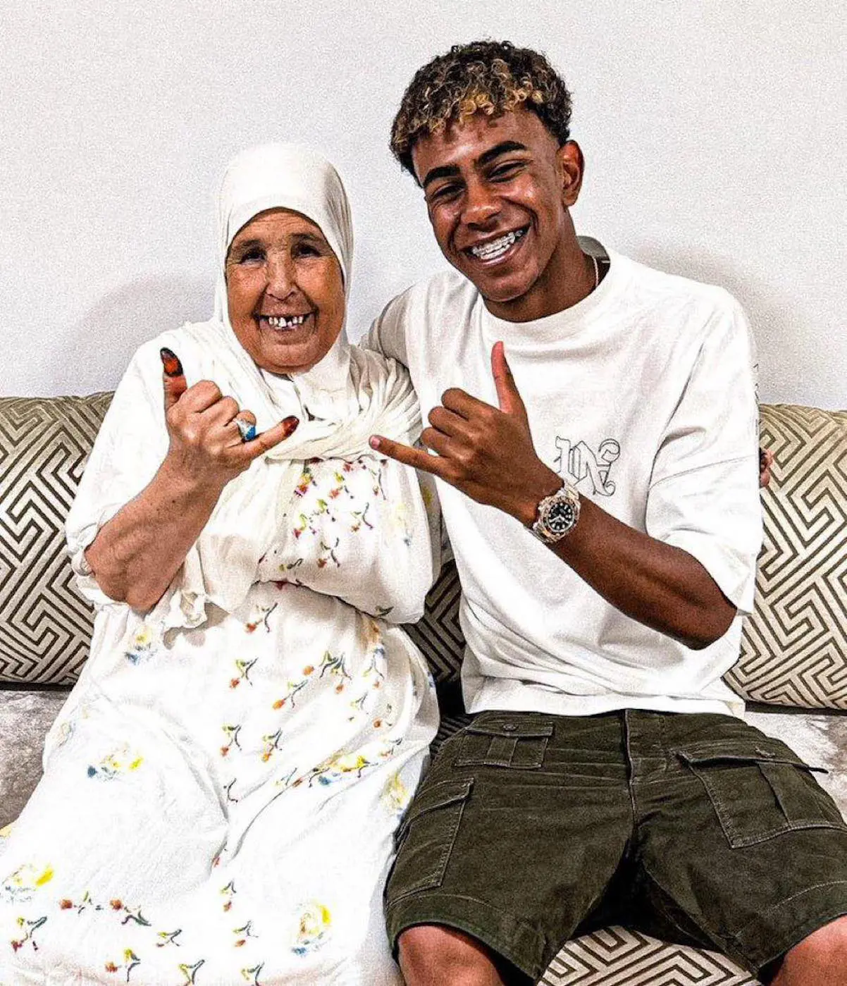Lamine Yamal con su abuela 2