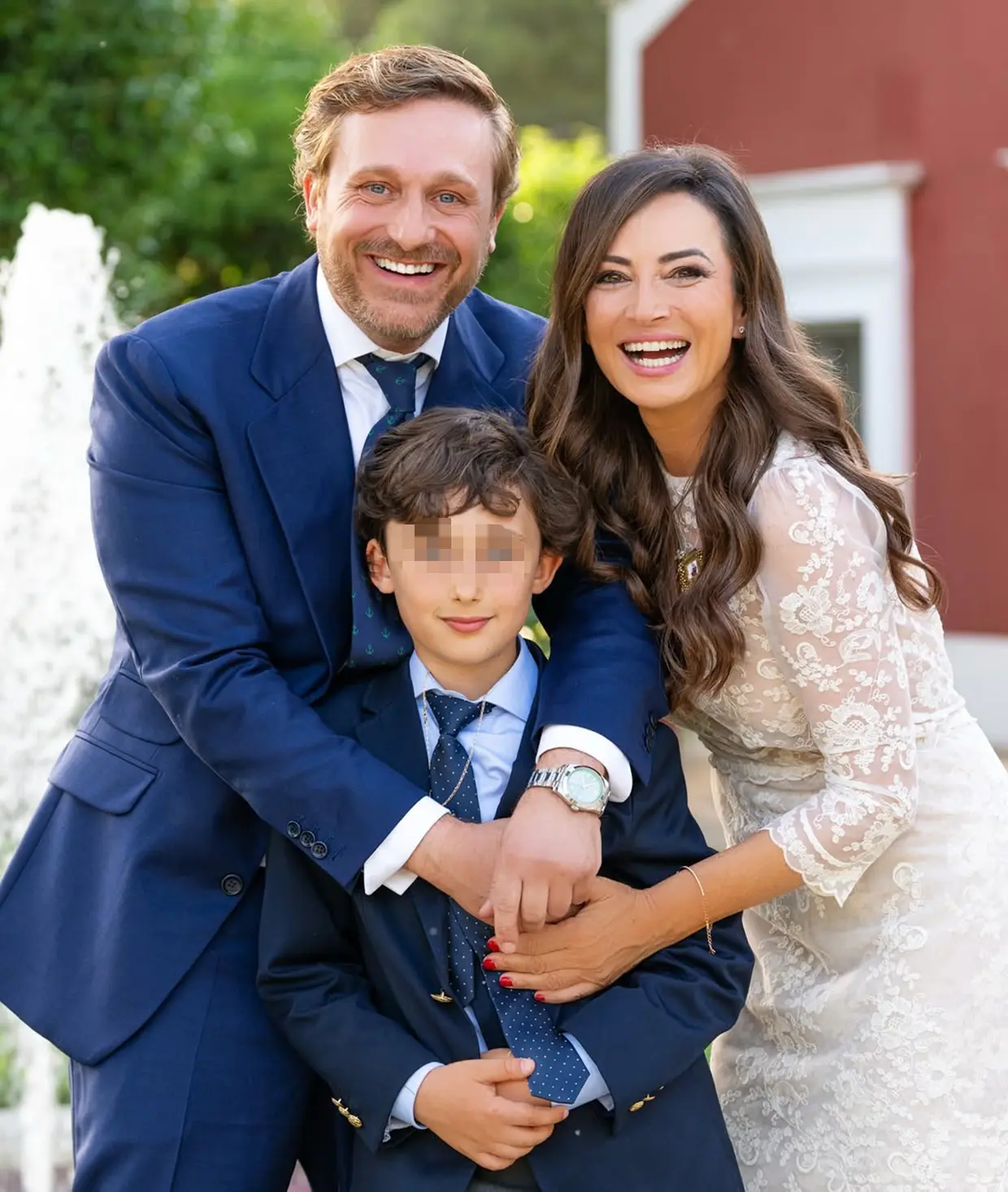 Juan Peña con su mujer y su hijo que hizo la primera comunión