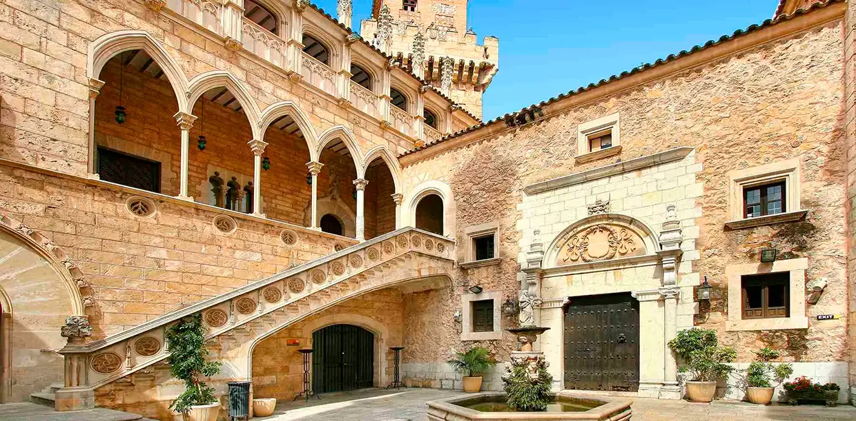 pueblo español