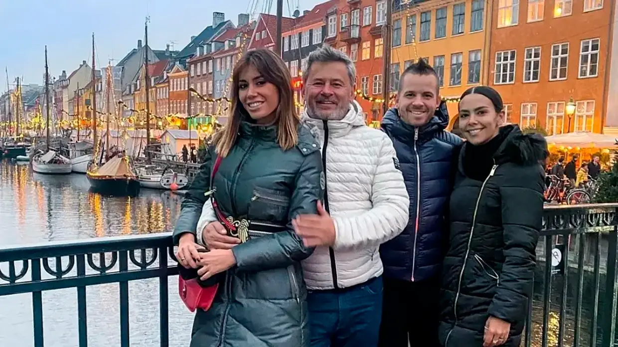 Miki Nadal de vacaciones con su pareja, y Dabiz Muñoz con Cristina Pedroche.