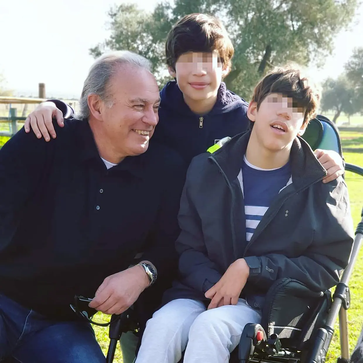 Bertín Osborne con sus hijos Kike y Carlos.