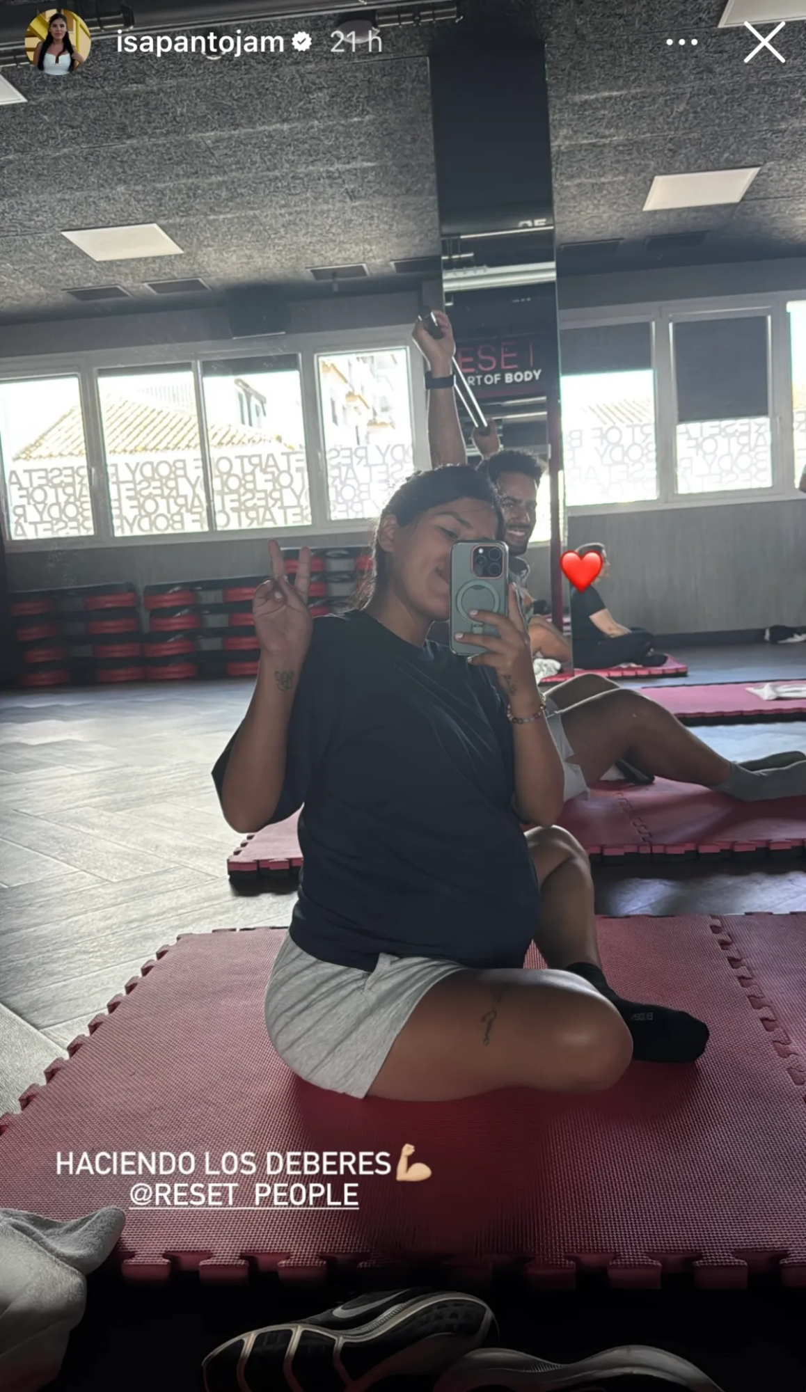 Isa Pantoja y Asraf en las clases de preparación para el parto