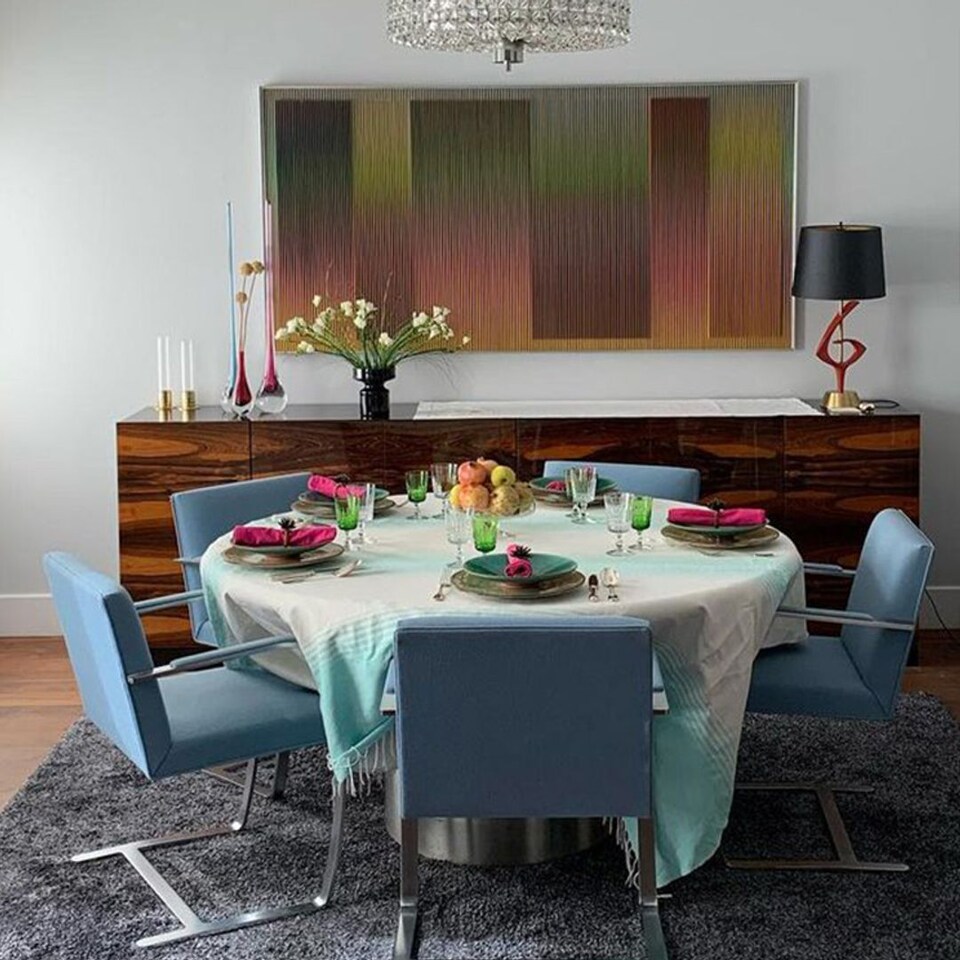 Así es el piso de Boris Izaguirre: muy chic y lleno de color
