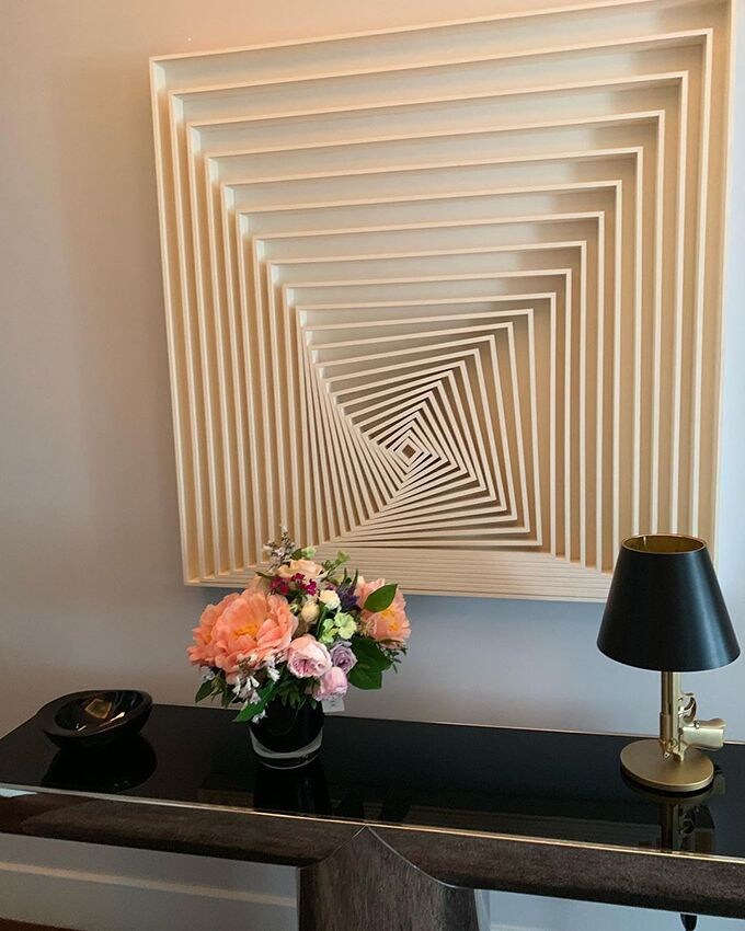 Así es el piso de Boris Izaguirre: muy chic y lleno de color