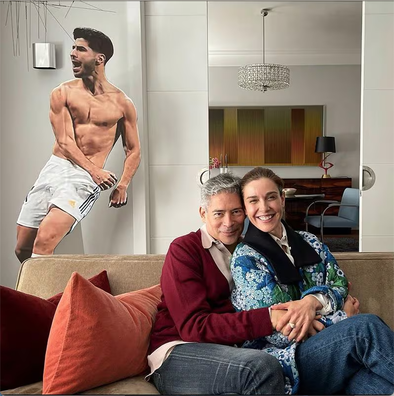 Así es el piso de Boris Izaguirre: muy chic y lleno de color
