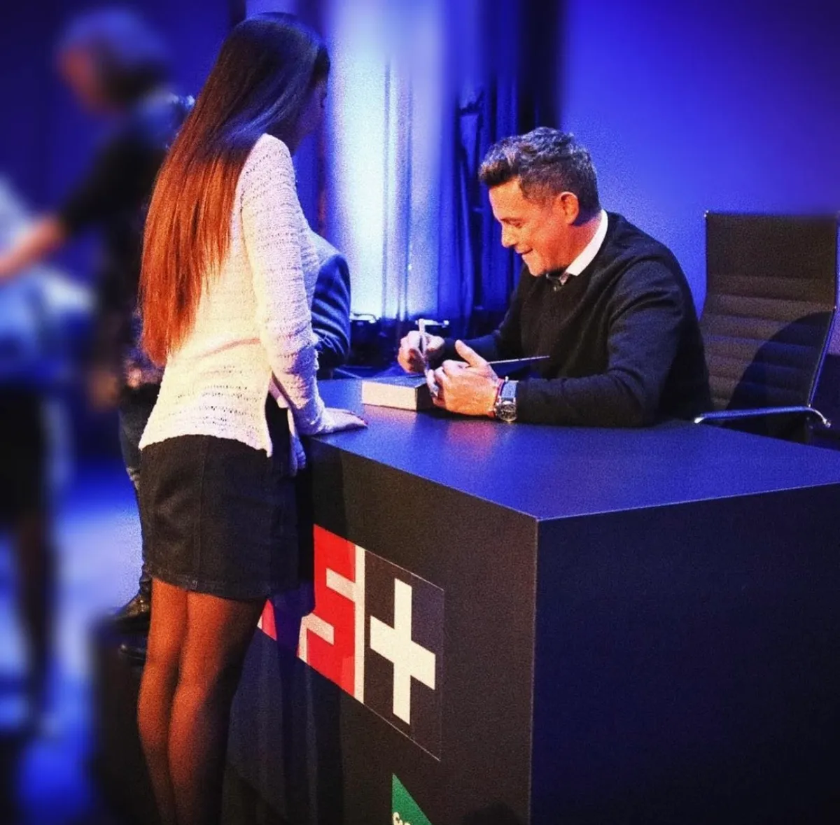 Ivet Playà en una firma de discos de Alejandro Sanz