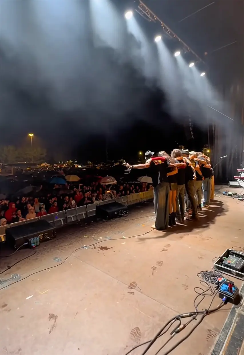 Jarabe de Palo al final del concierto