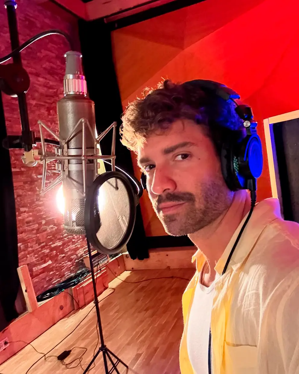 Pablo Alborán en el estudio de grabación.