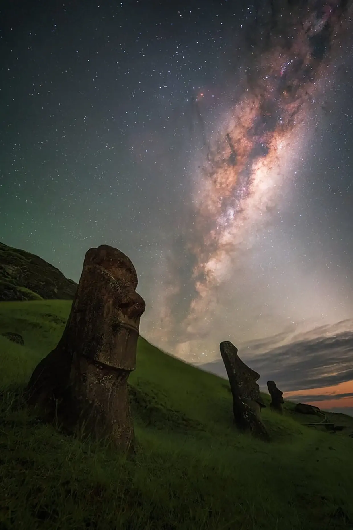 Vista de la Via Láctea desde la Isla de Pascua, Chile