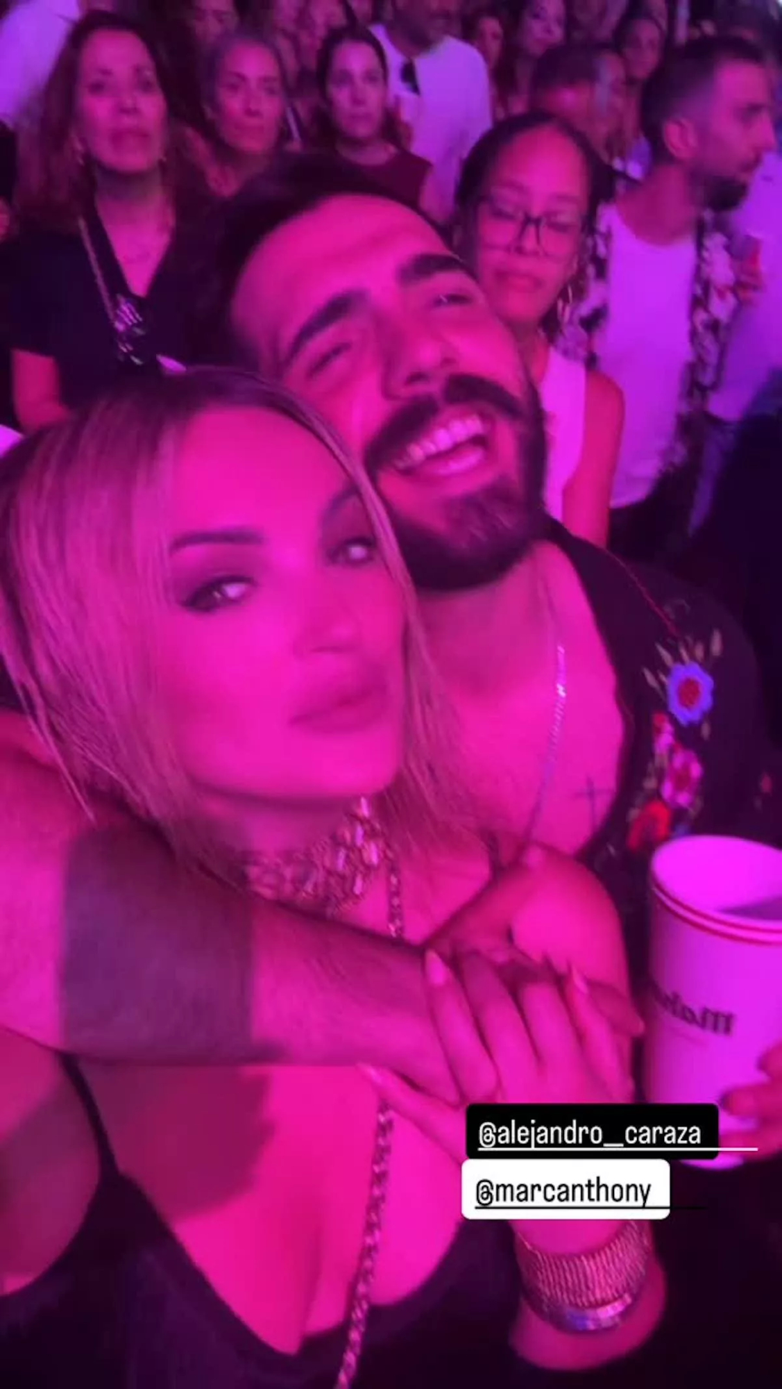 Marta Riesco con su novio Alejandro Caraza en el concierto de Marc Anthony.