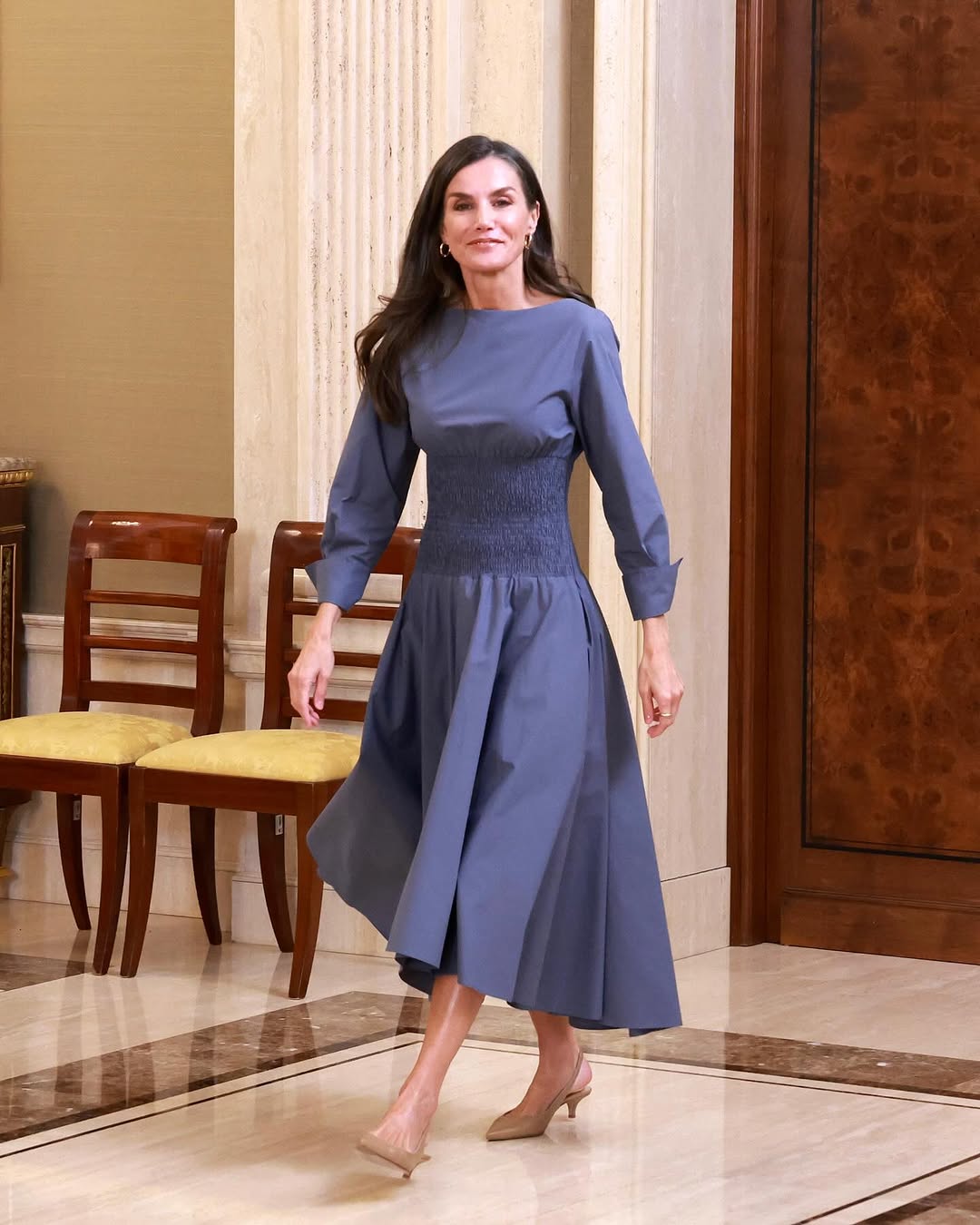 La Reina Letizia ya tiene su propia muñeca: así ha sido su reacción al recibirla