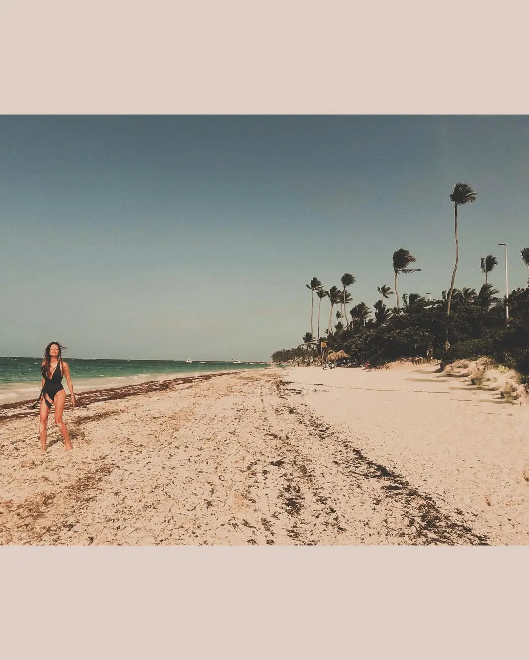 Sara Carbonero de viaje con sus hijos, en Punta Cana.