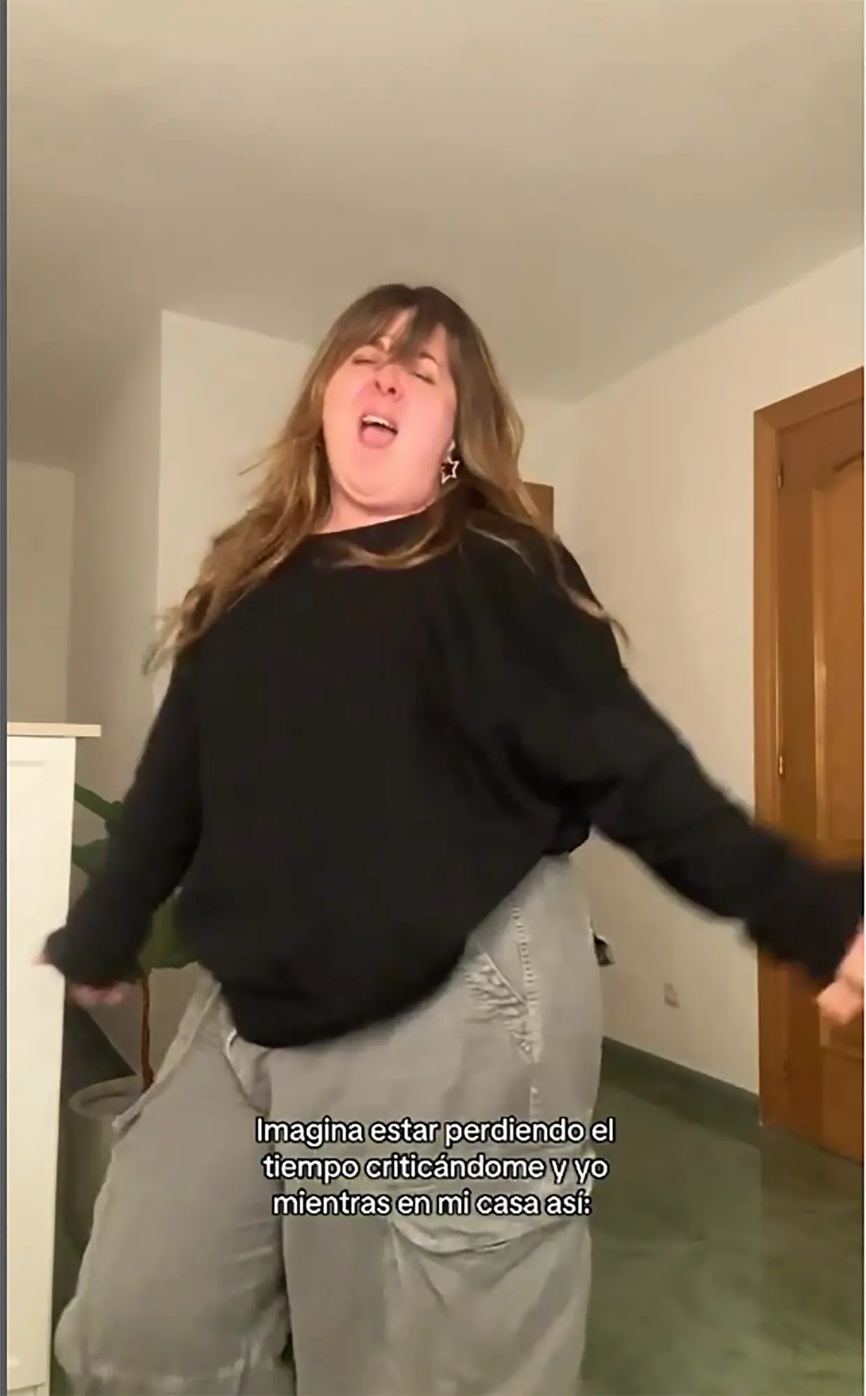 Lalachus bailando