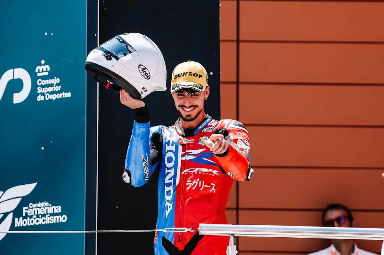 El piloto, Borja Gómez.